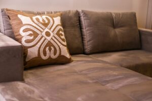 Simple Tips for Creating a Cozy and Inviting Living Space on a Budget